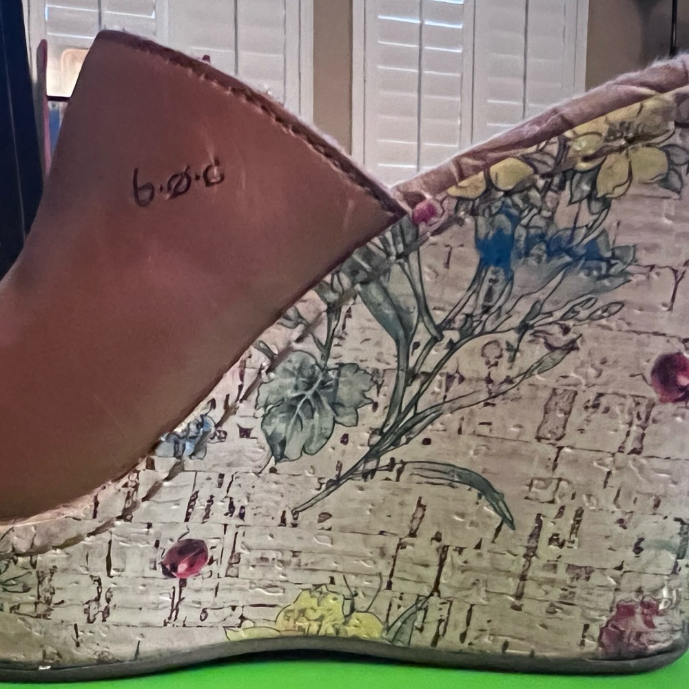 BOC Brown wedges